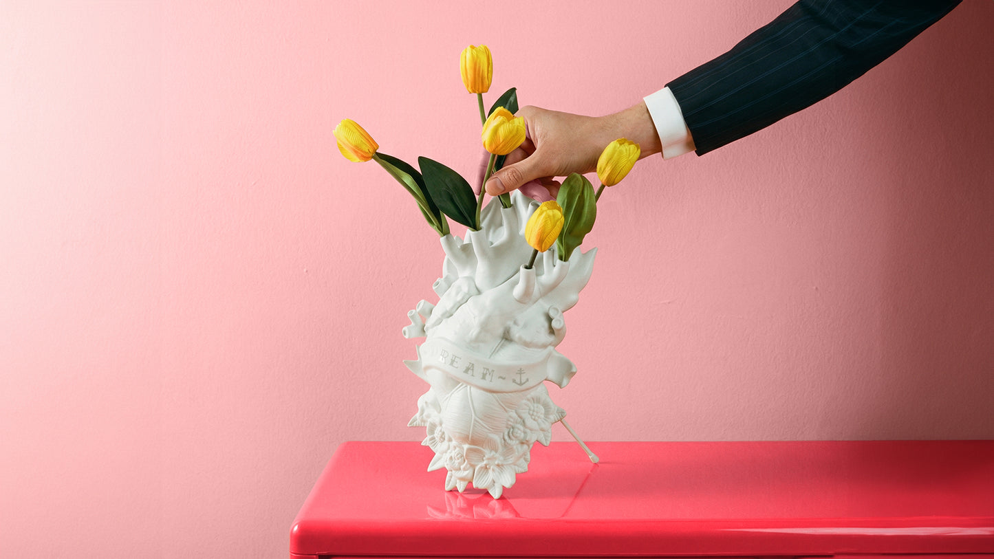 Holy Love in Bloom Vaso