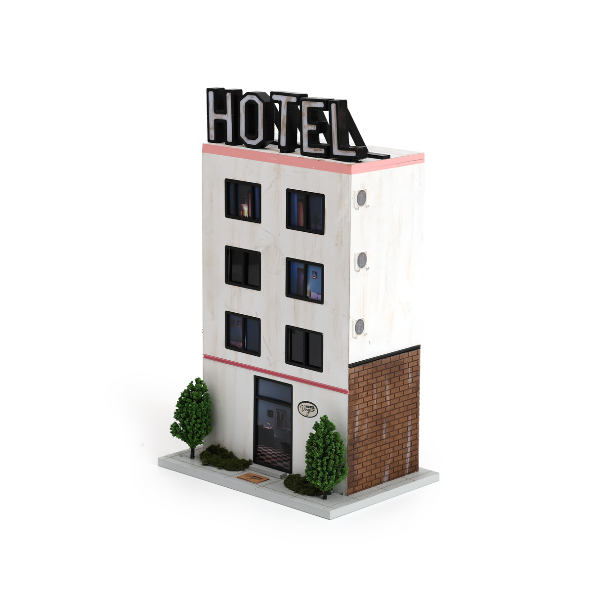 HOTEL VOYEUR
