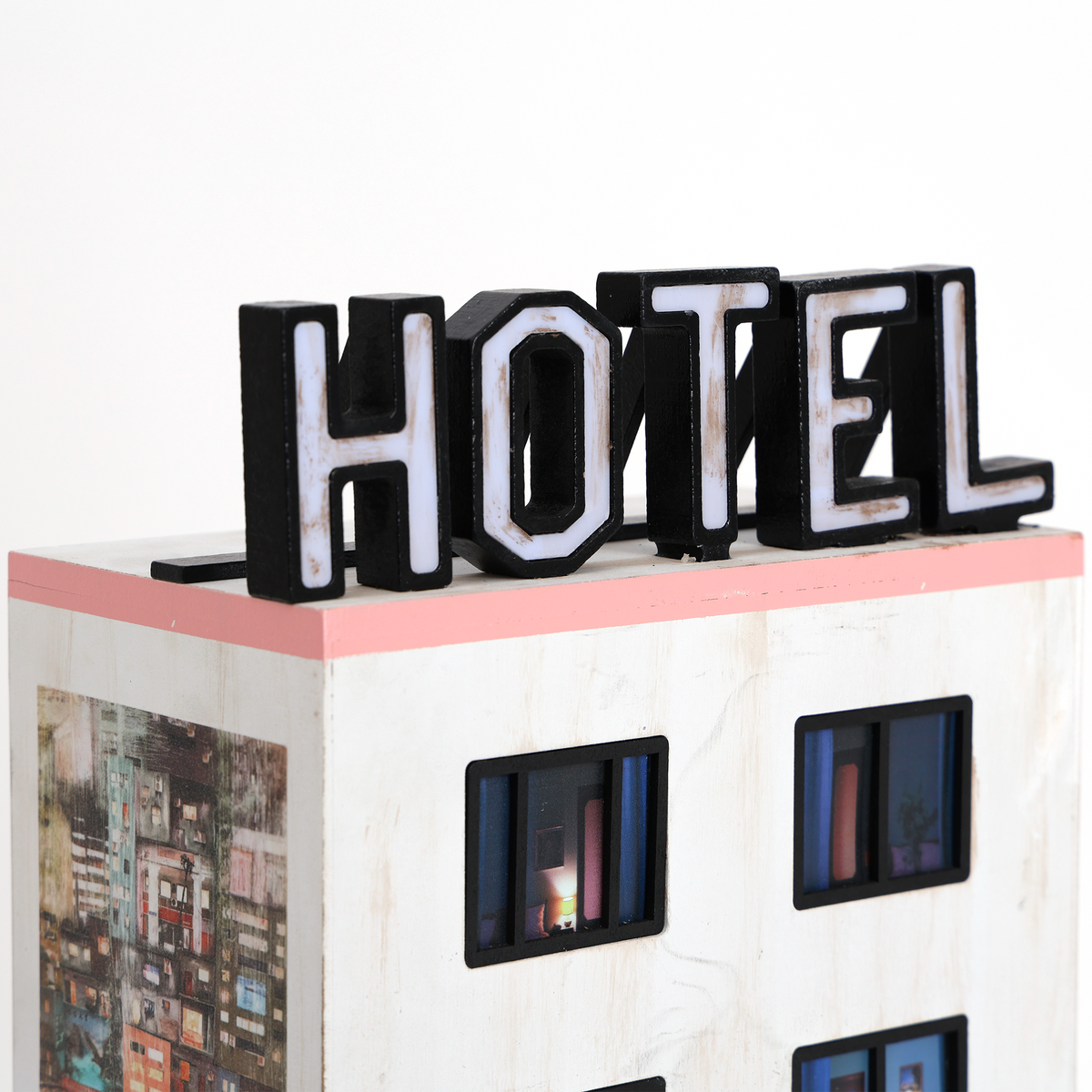HOTEL VOYEUR