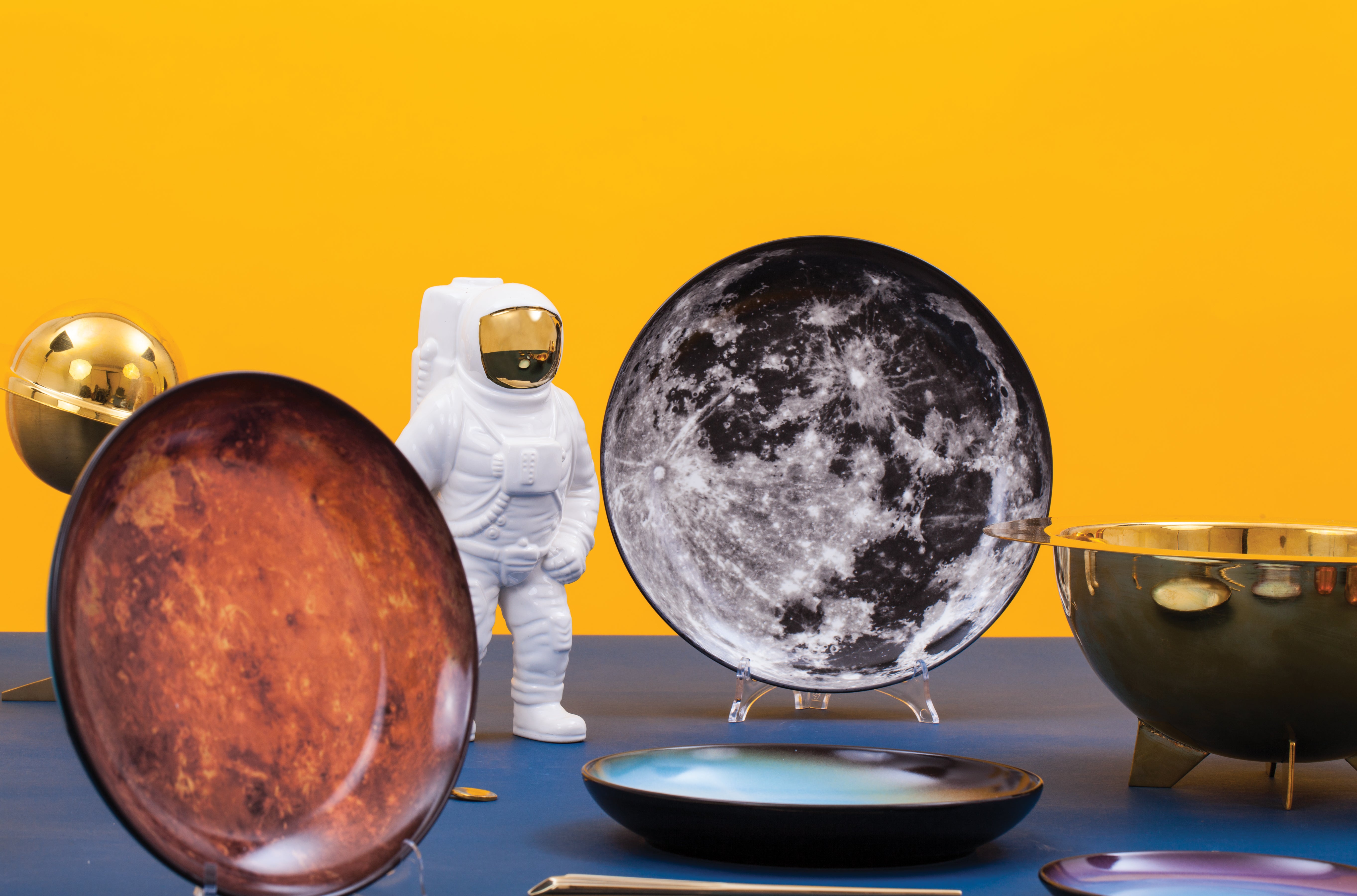Cosmic Diner Moon Tray – SELETTI