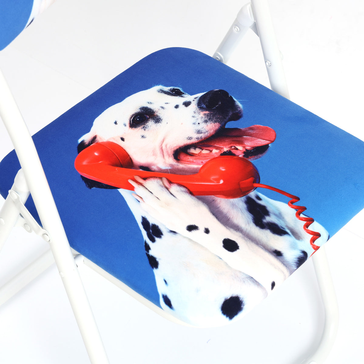 TOILETPAPER PETS FOLDING CHAIR - DOG CALL CENTER