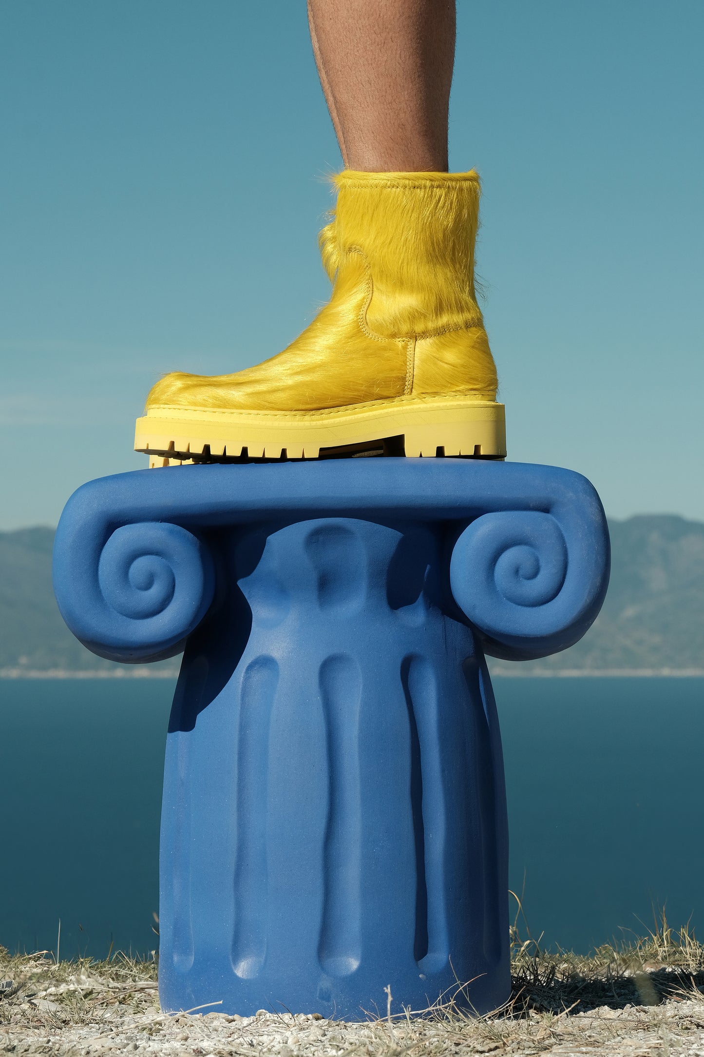 Terracotta Capitel Blue