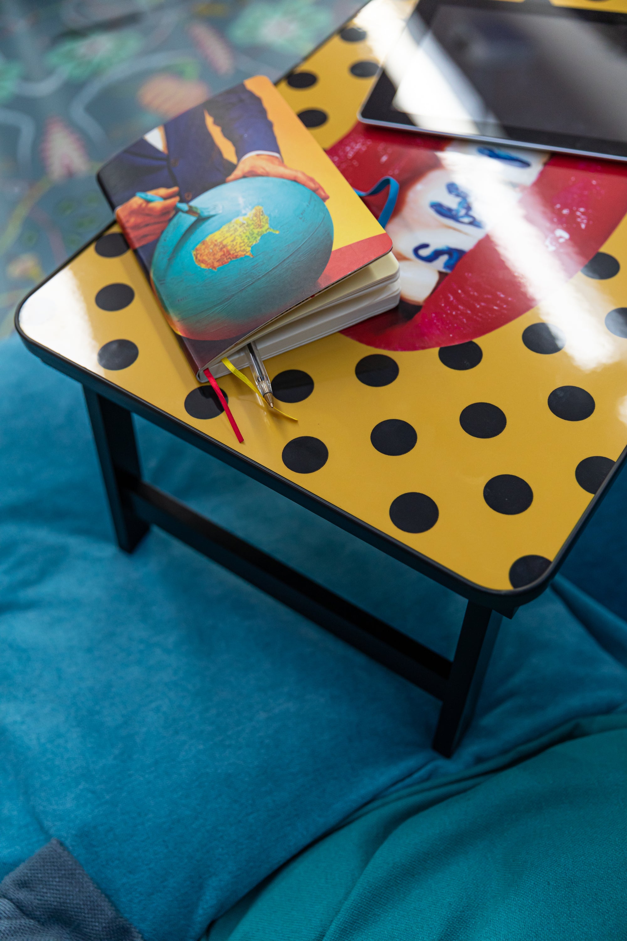 Sofa Tray Shit – SELETTI