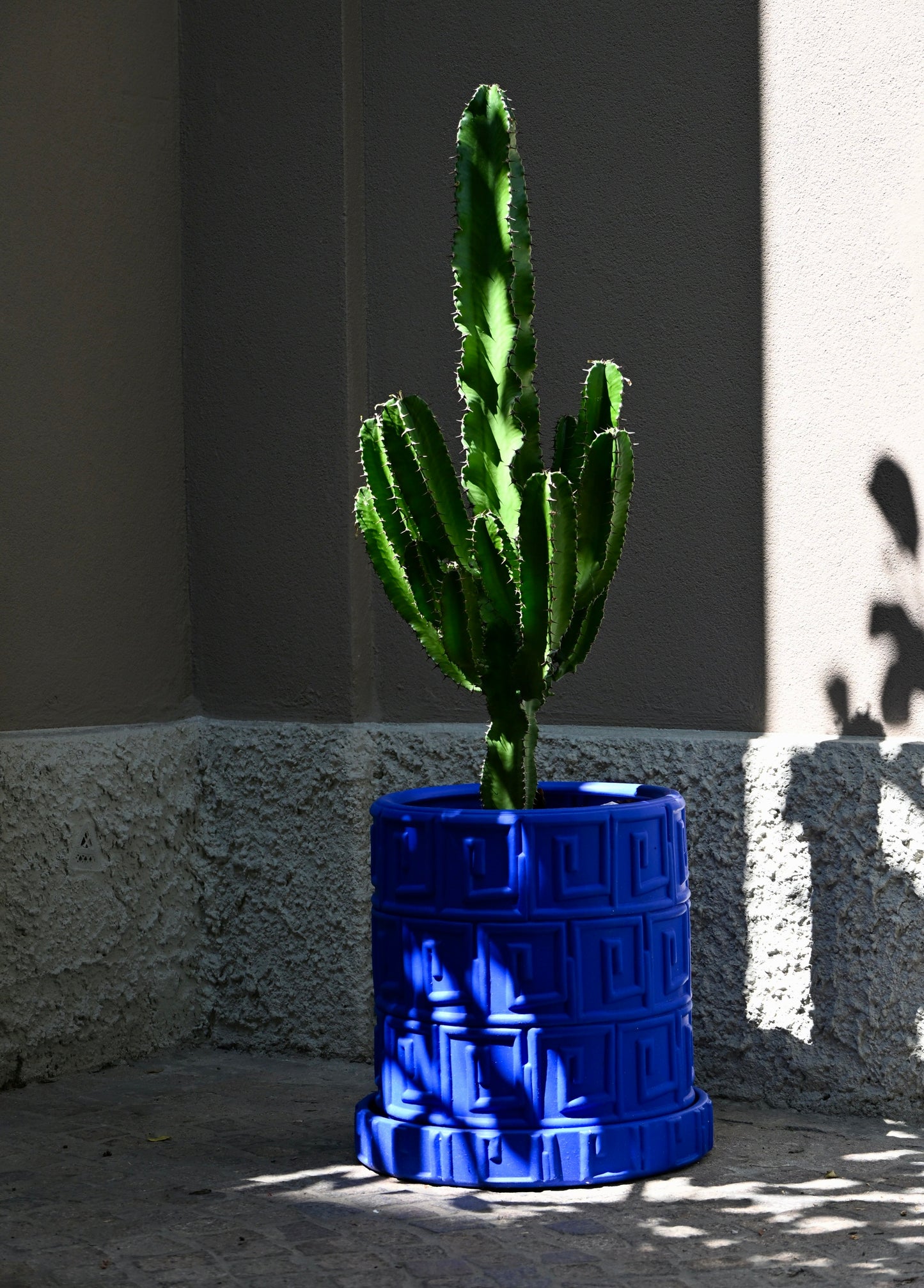 Terracotta Vase with Saucer Greca Blue