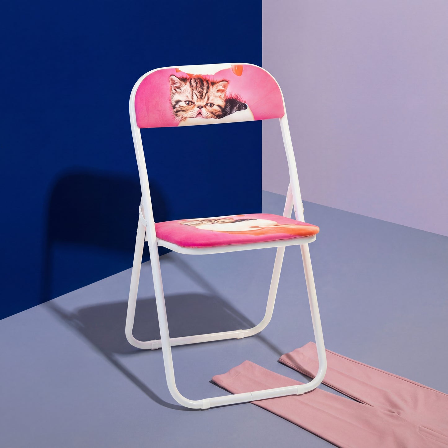 TOILETPAPER PETS FOLDING CHAIR - CAT SURPRISE