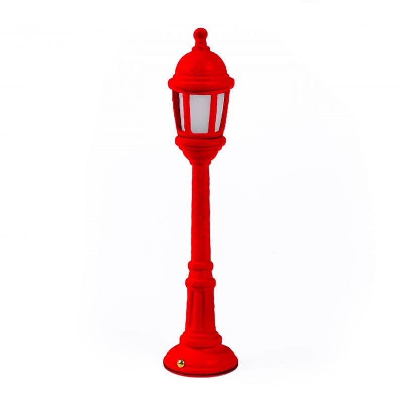 Seletti-Street-Lamp-Dining-Job-Blow-14701234streetlamp_dining_red_2Z6A6907-800x800