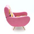 Seletti-Toiletpaper-Magazine-Armchair-Pink-16079-TP_armchair_pink_lipsticks_2Z6A6489