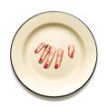 Seletti_TOILETPAPER-enamel plates-16836-finger-1