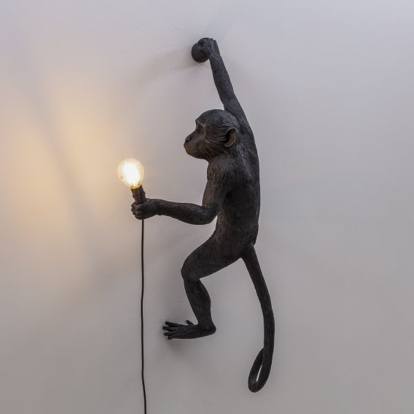 Seletti-Marcantonio-Lighting-Monkey-lamp-Black-Dx-Right-14919monkey_lamp_dx_out_2z6a2249